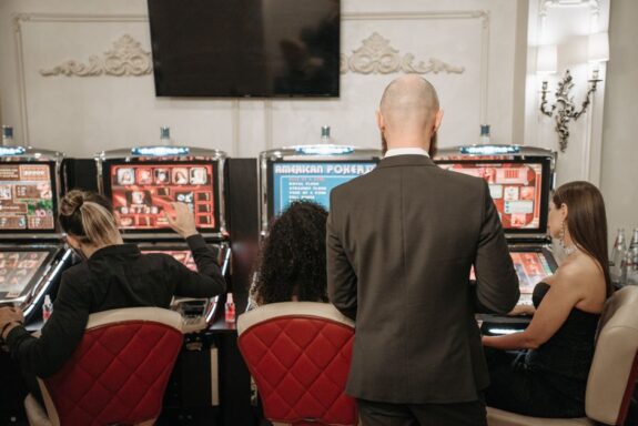 Utforsk Verden av Nettcasinoer: Tips og Taktikker for Succes